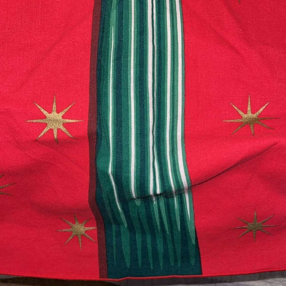 Large Oval vintage Christmas tablecloth cotton 60” x 82” - Picture 4 of 5